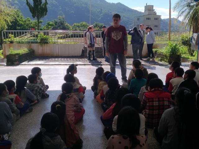https://www.wlps.hlc.edu.tw/uploads/tadgallery/2020_03_02/1483_20200225開學典禮暨防疫宣導_200226_0036.jpg 